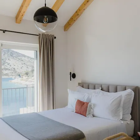 Vila Retreat *
