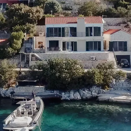 Vila Retreat *
